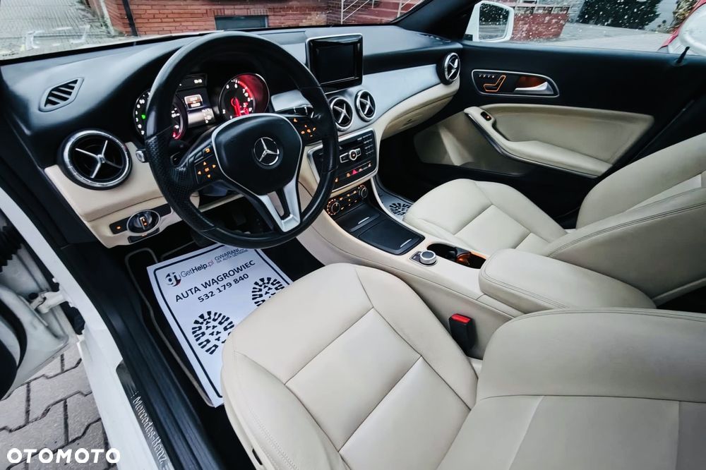 Mercedes-Benz CLA - 32