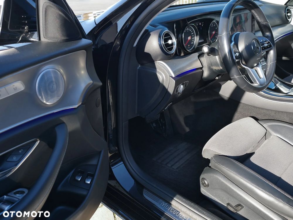 Mercedes-Benz Klasa E 300 9G-TRONIC Avantgarde - 38