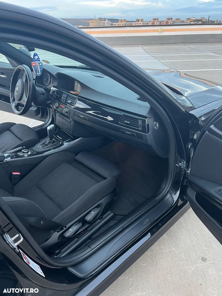 BMW Seria 3 320d Aut. - 9