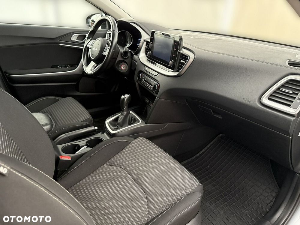 Kia Ceed - 22
