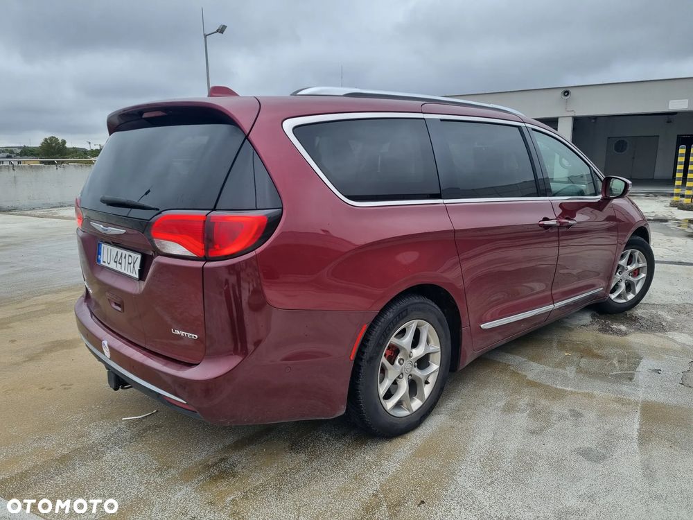 Chrysler Pacifica - 6