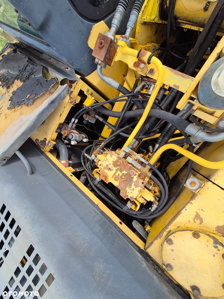 Komatsu pc210lc - 14