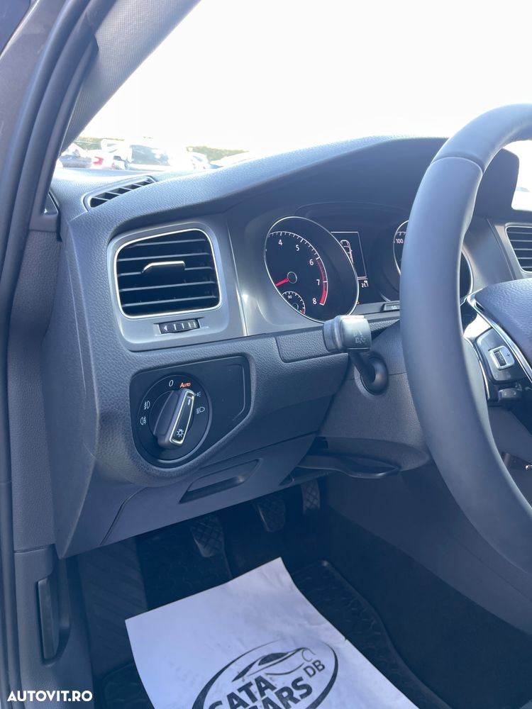 Volkswagen Golf 1.2 TSI BMT Comfortline - 31