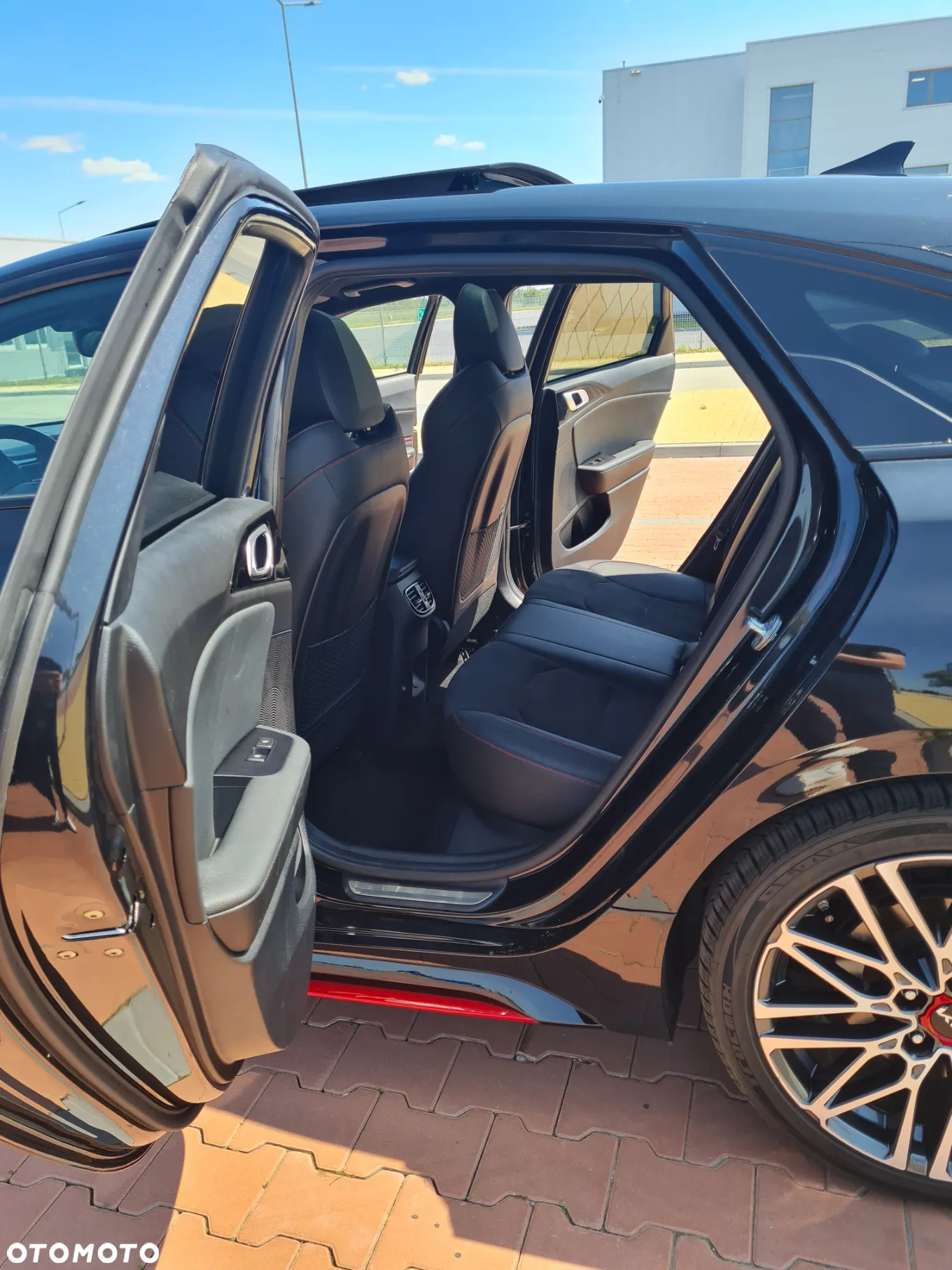 Kia ProCeed 1.6 T-GDI GT DCT - 13