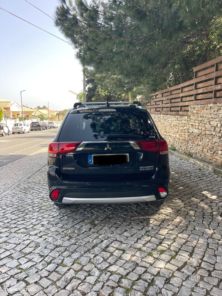 Mitsubishi Outlander - 4