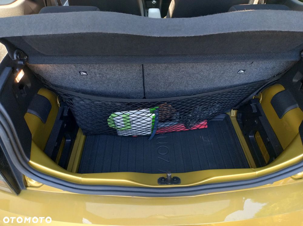 Volkswagen up! 1.0 high - 12