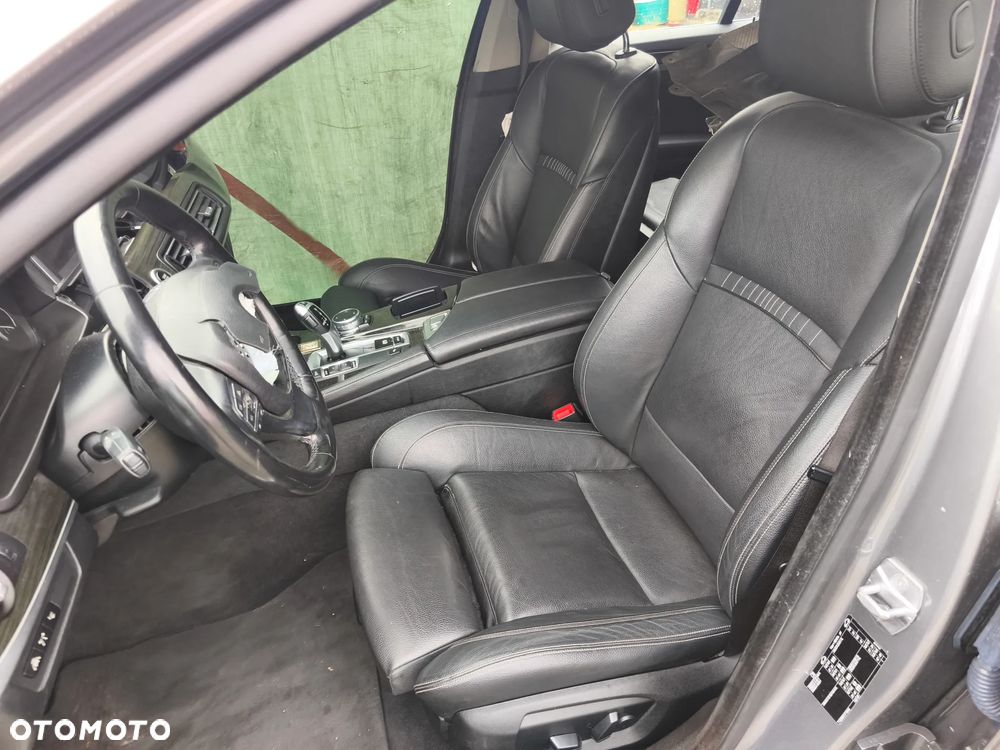 BMW Seria 5 530d Sport-Aut Luxury Line - 7