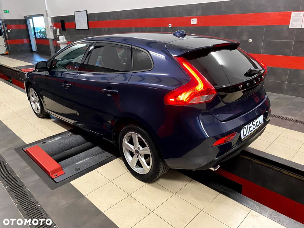 Volvo V40 D4 Momentum - 9