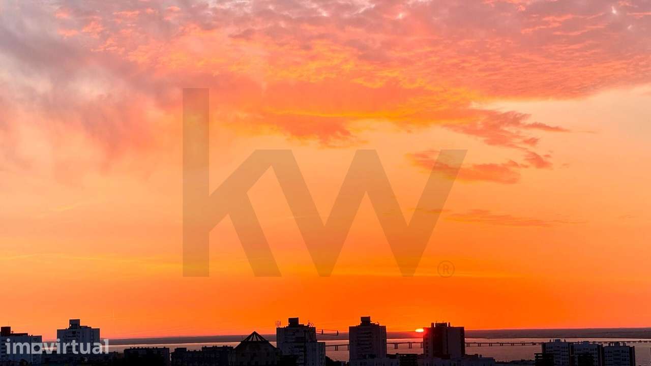 T1 Exclusivo | Urbanização Prémio Valmor | 11º Andar com Vista desafog - Grande imagem: 2/20