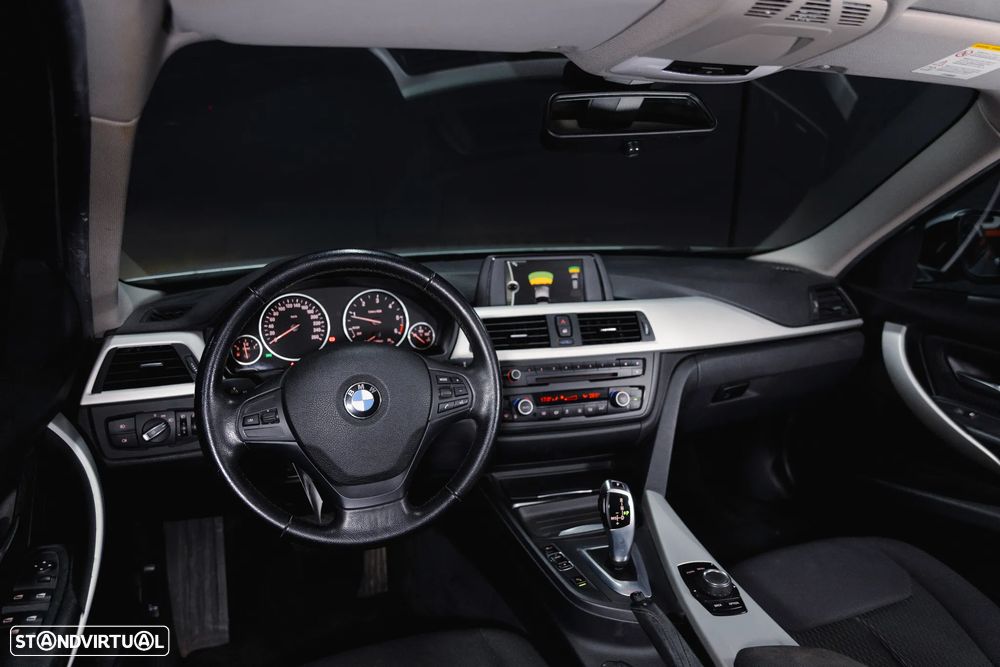 BMW 320 d Auto Exclusive - 12