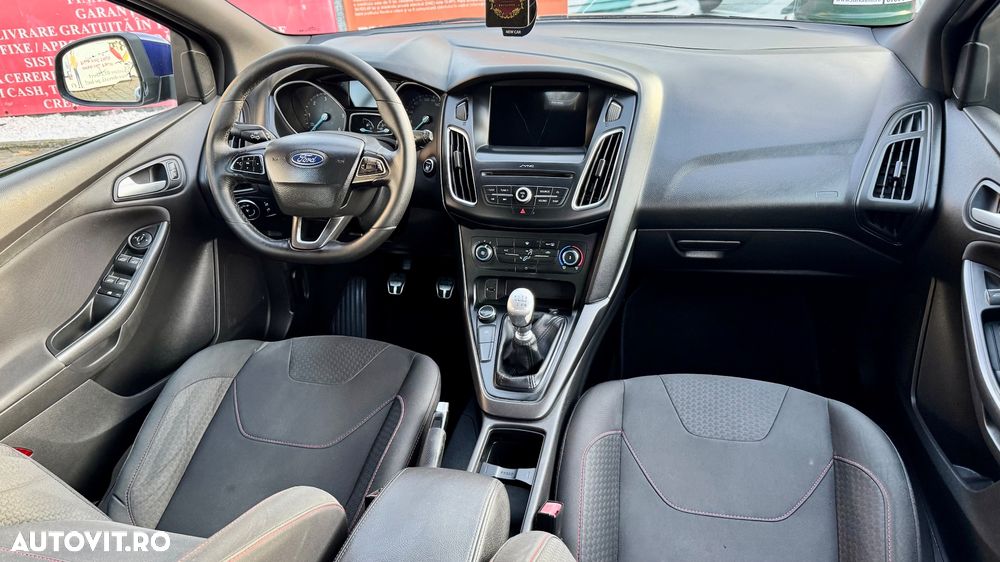 Ford Focus 1.5 EcoBlue Start-Stopp-System ST-LINE DESIGN - 5