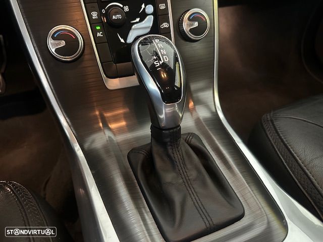 Volvo XC 70 2.0 D4 Summum Geartronic - 13