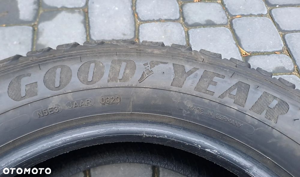 Opony zimowe Goodyear Ultra Grip Ice Arctic SUV 215/65 R17 - 6