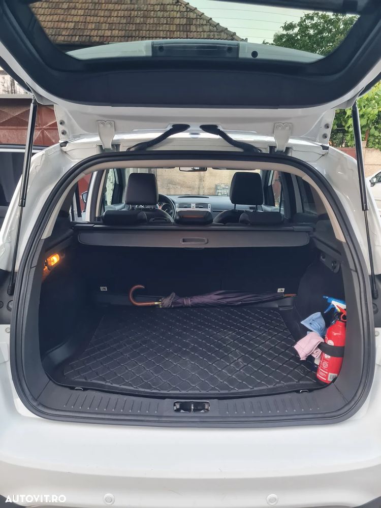 Ford Kuga - 10