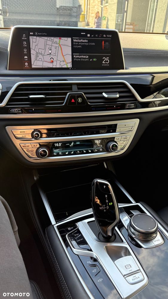 BMW Seria 7 750d xDrive sport - 12