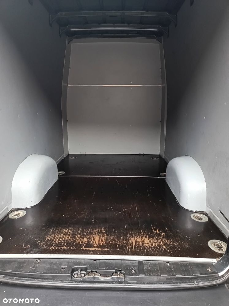 Volkswagen Crafter - 16