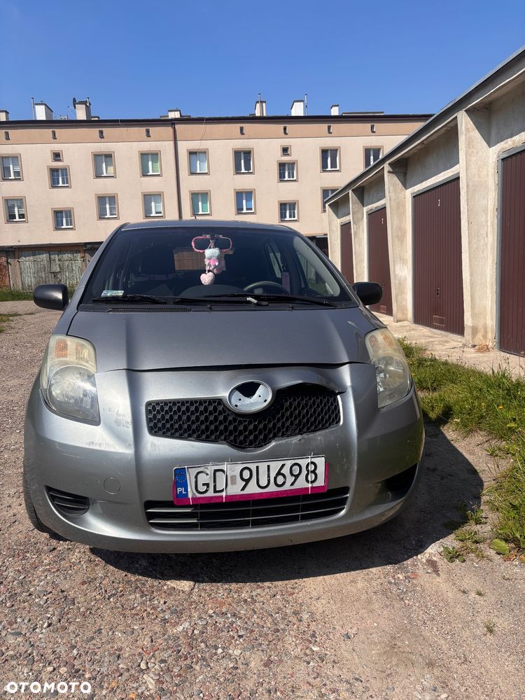 Toyota Yaris 1.3 Terra - 4