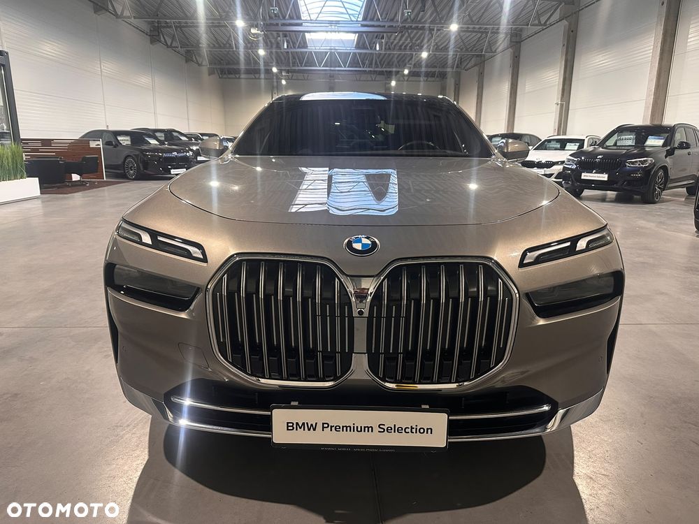 BMW Seria 7 730d xDrive mHEV - 4