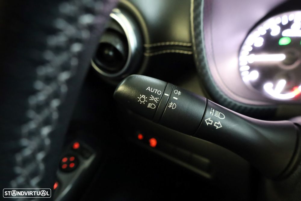 Nissan Juke 1.0 DIG-T N-Connecta DCT - 36