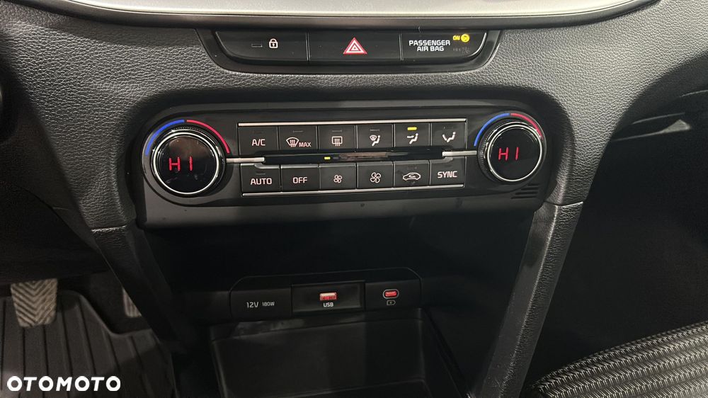 Kia Ceed 1.5 T-GDI M - 22