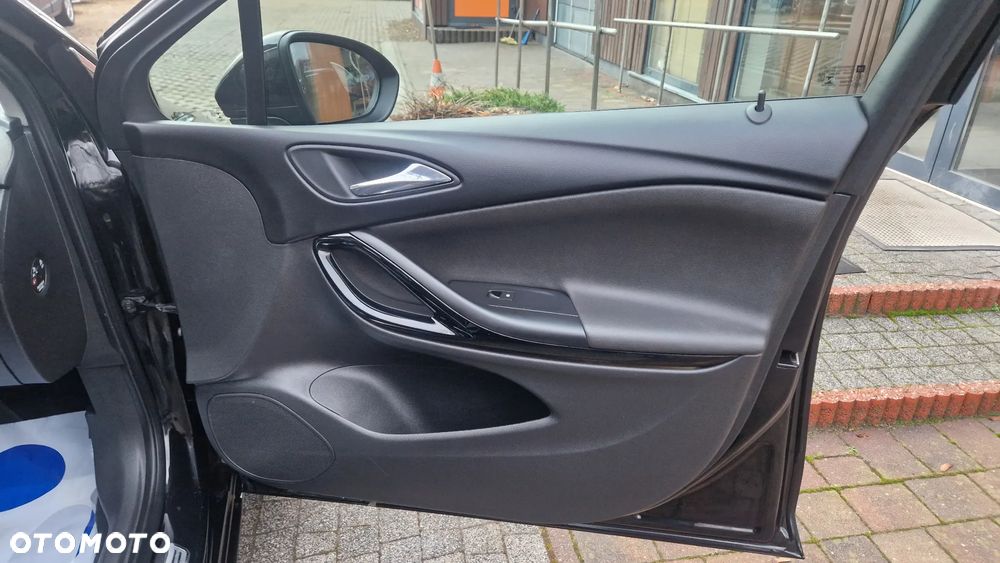 Opel Astra 1.6 BiTrb D (CDTI) Start/Stop Innovation - 32