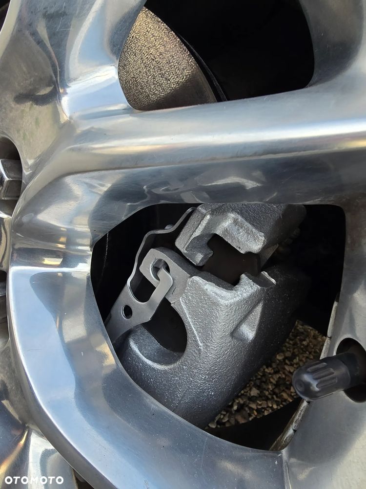 Jeep Grand Cherokee 5.7 V8 HEMI Summit - 21