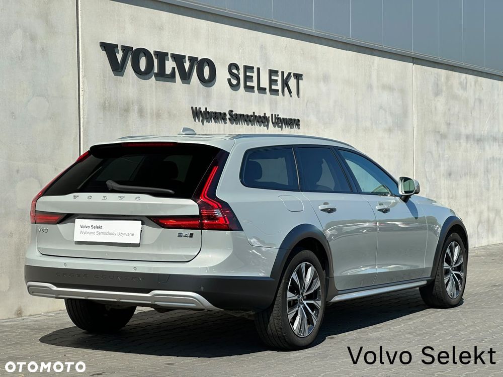 Volvo V90 Cross Country - 6