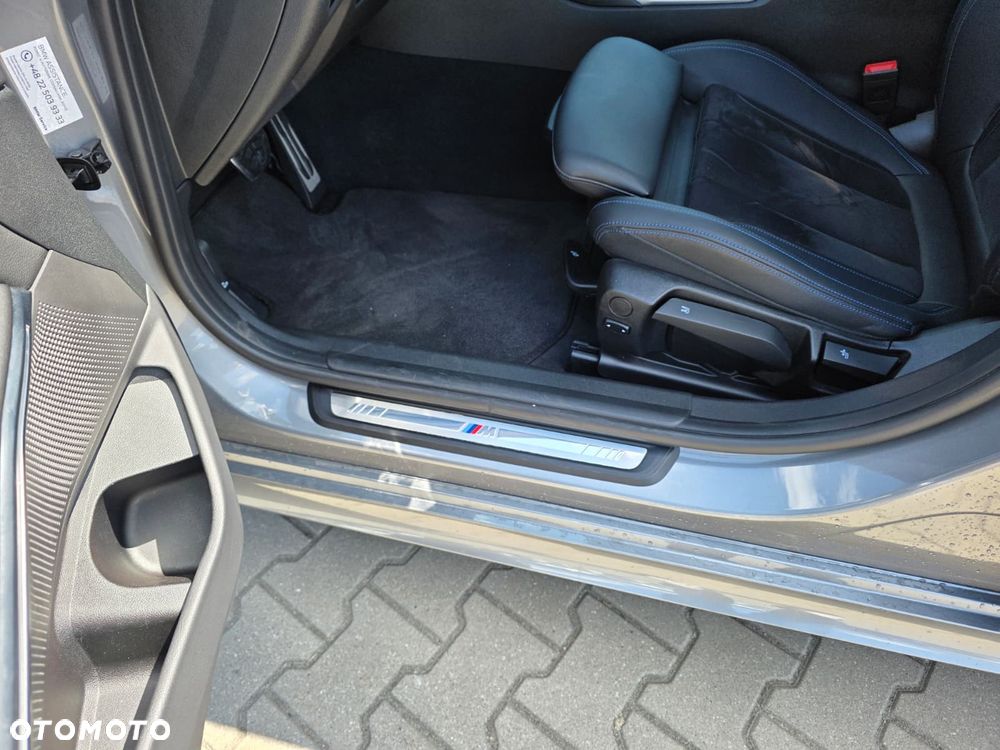 BMW Seria 3 318i M Sport - 14
