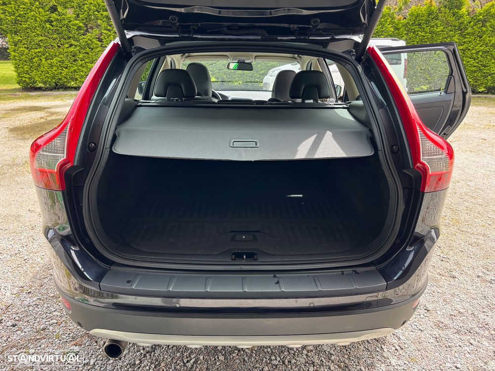 Volvo XC 60 2.0 D4 Summum Geartronic - 3