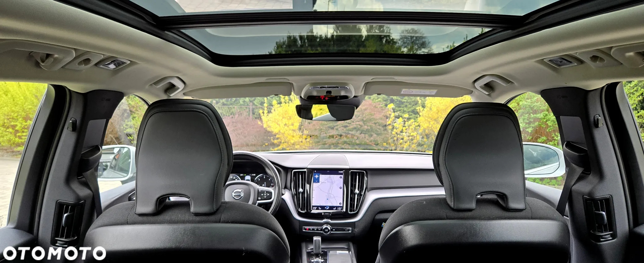Volvo XC 60 B4 D Plus Dark - 30