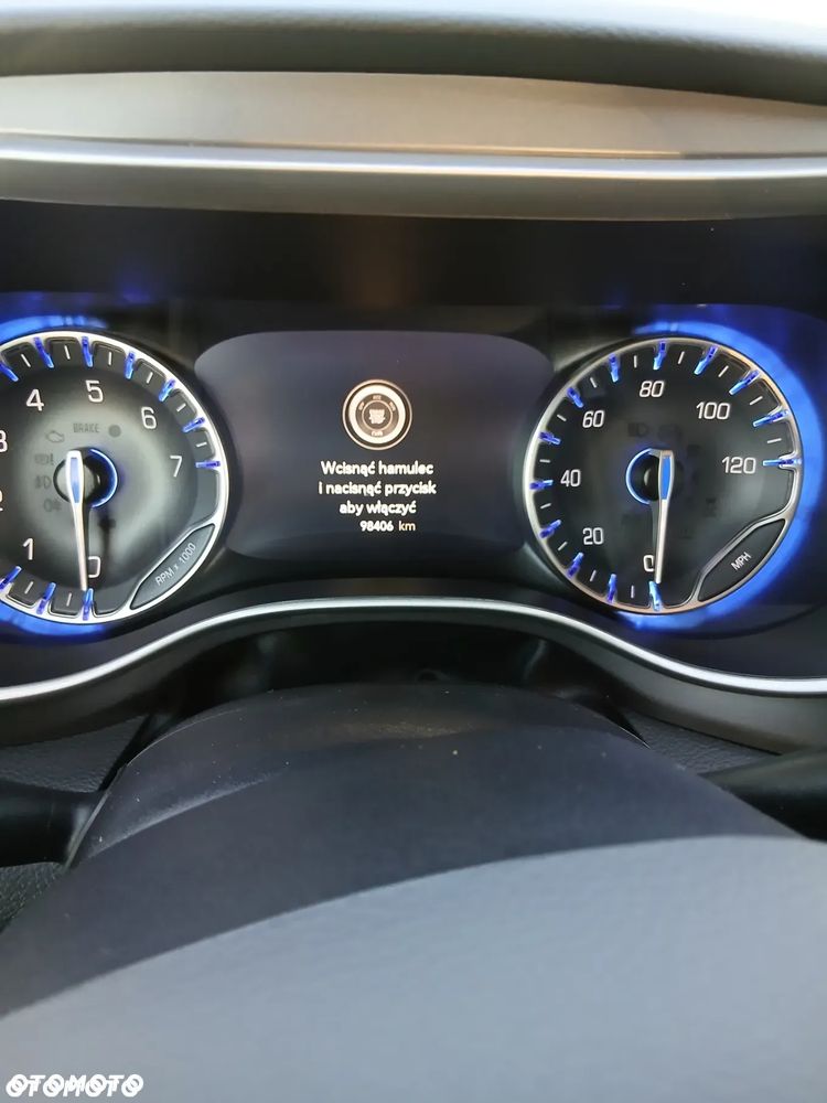 Chrysler Pacifica - 30