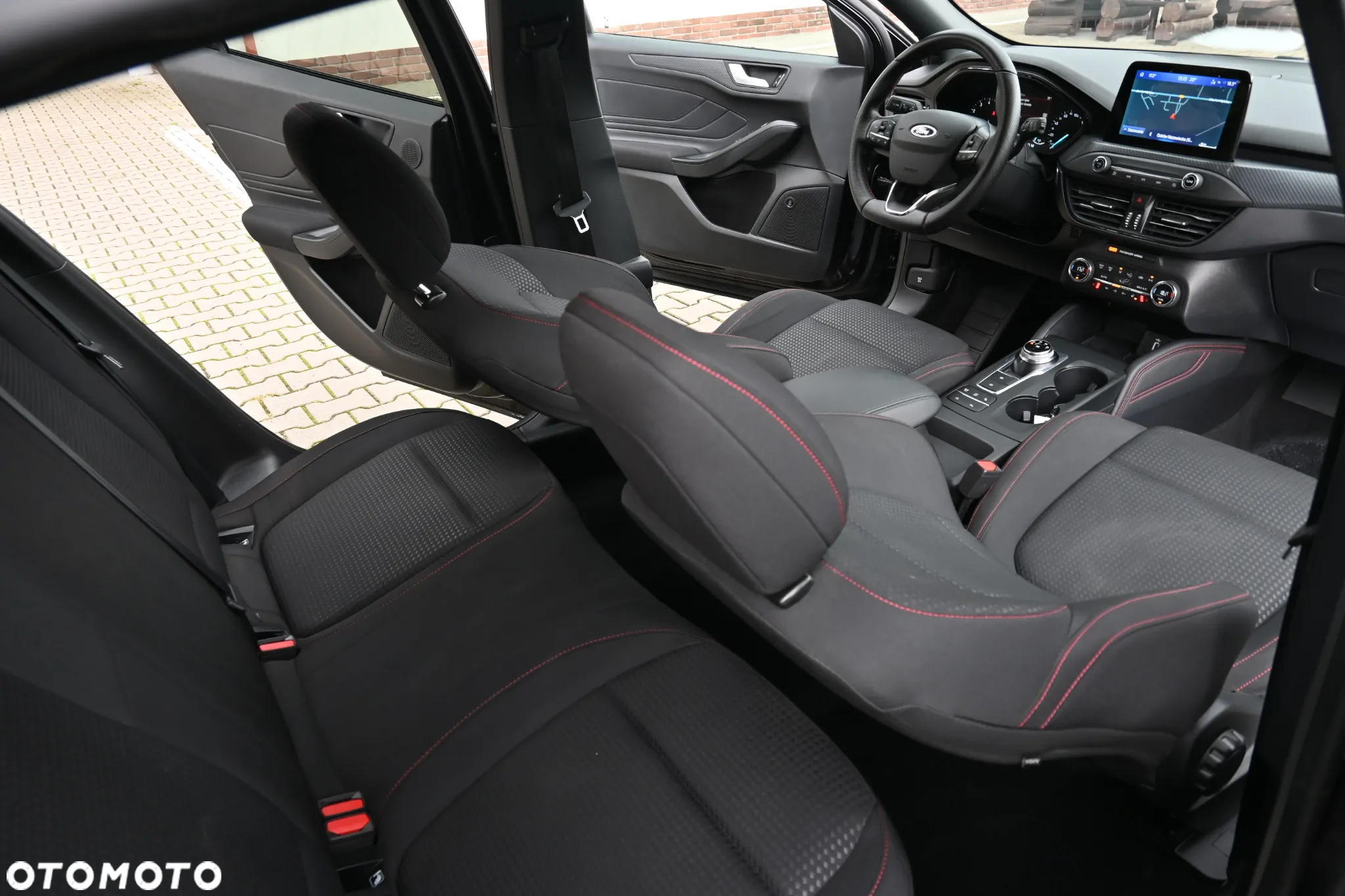 Ford Focus 1.5 EcoBoost ST-Line X - 38