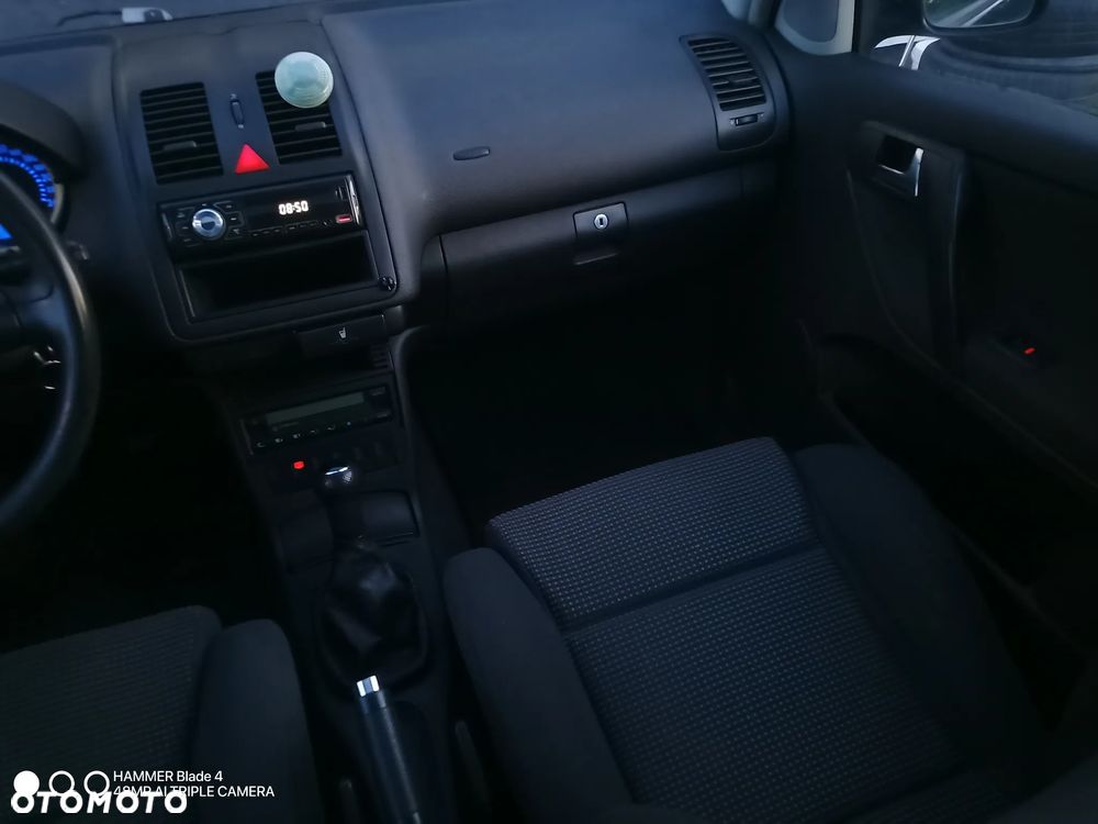 Volkswagen Polo 1.4 16V Comfortline - 11