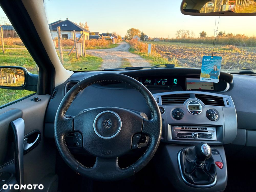 Renault Grand Scenic - 29