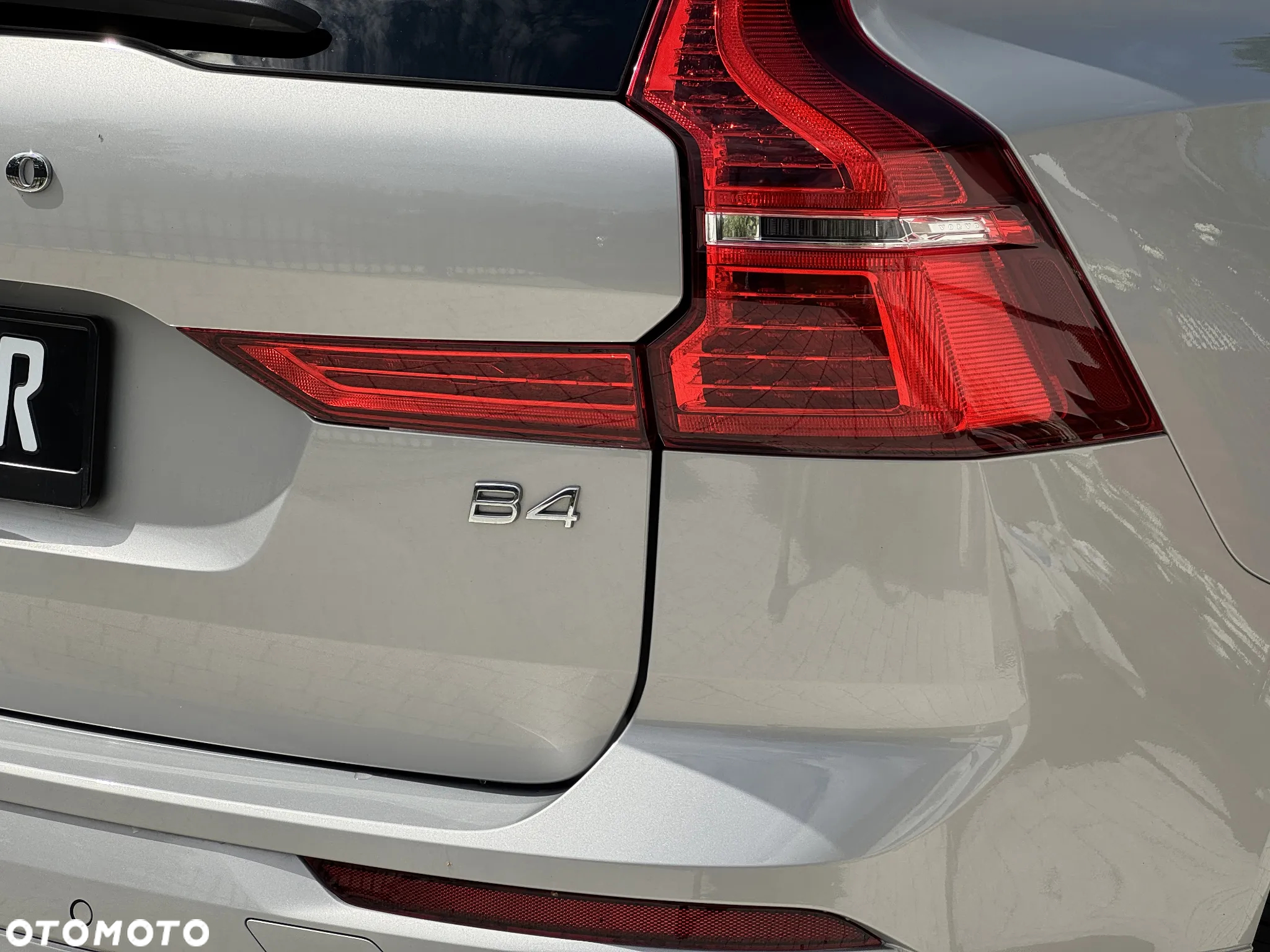 Volvo XC 60 B4 D Plus Dark - 37