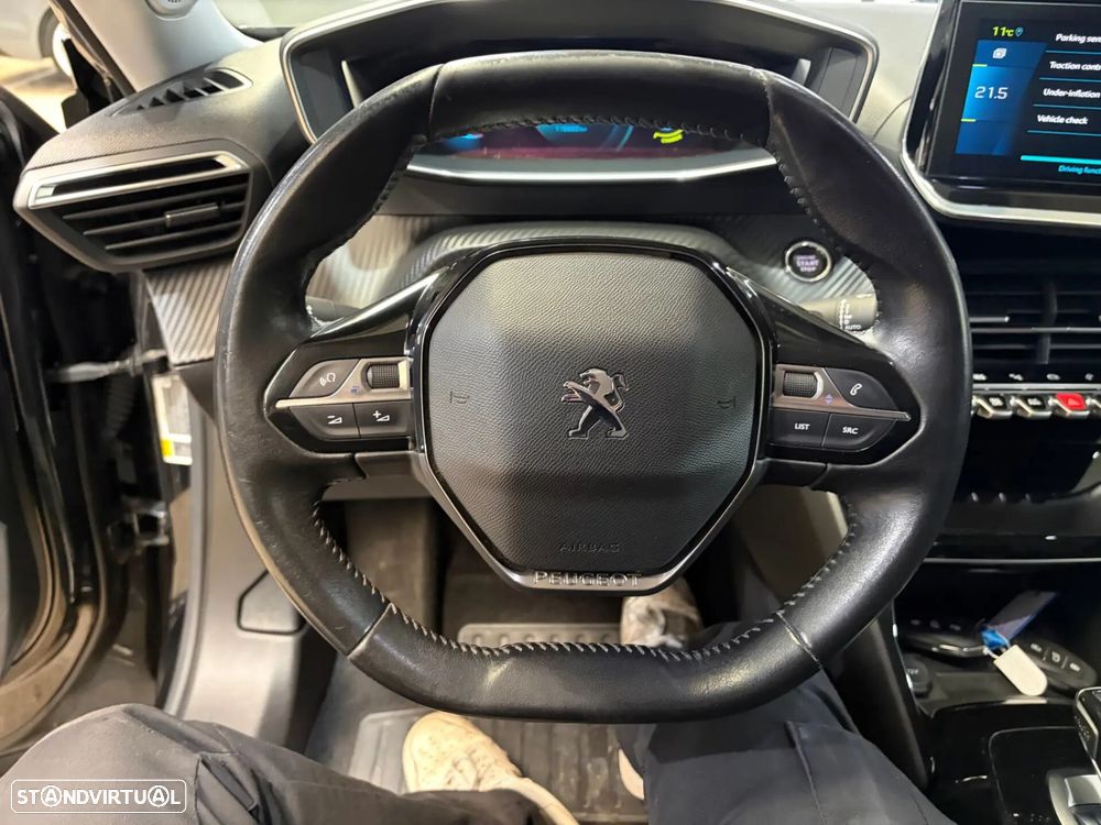 Peugeot e-2008 50 kWh Allure - 6