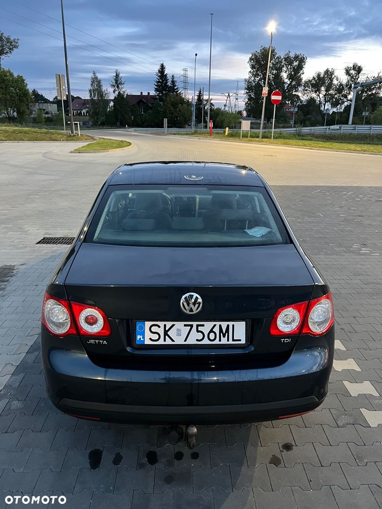 Volkswagen Jetta 1.9 TDI Trendline - 12