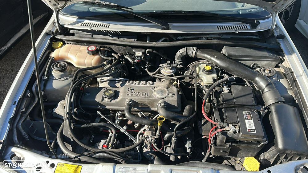 Ford Fiesta 1.8 D Studio - 16