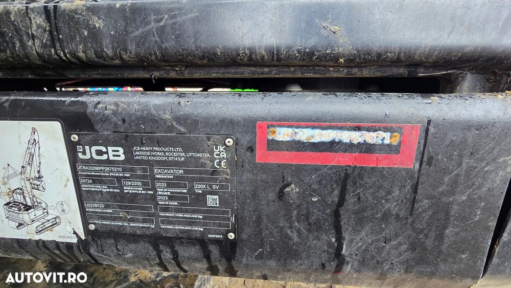 JCB 220 X LC Black - 13