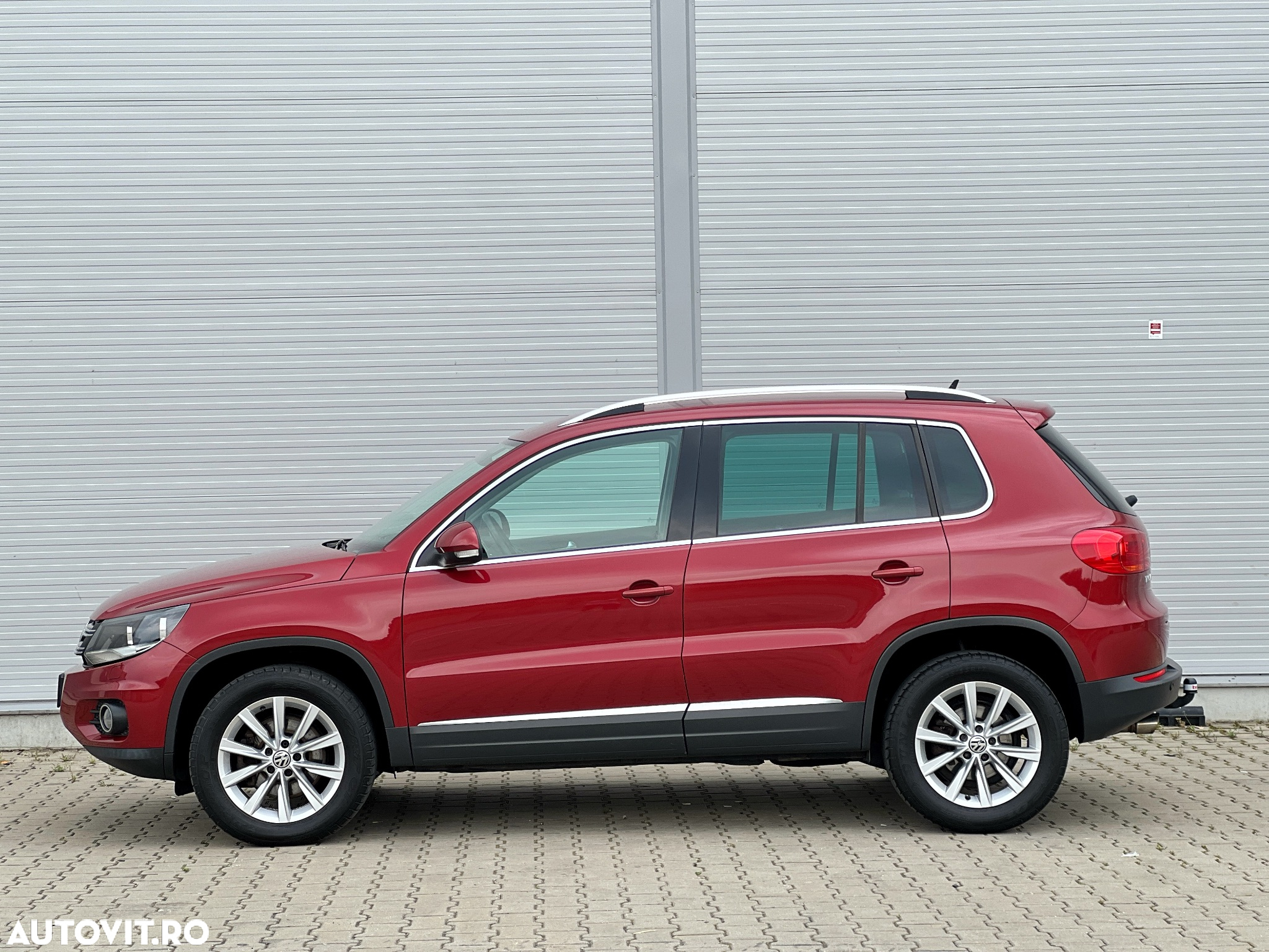 Volkswagen Tiguan 2.0 TDI 4Motion Track & Field - 4