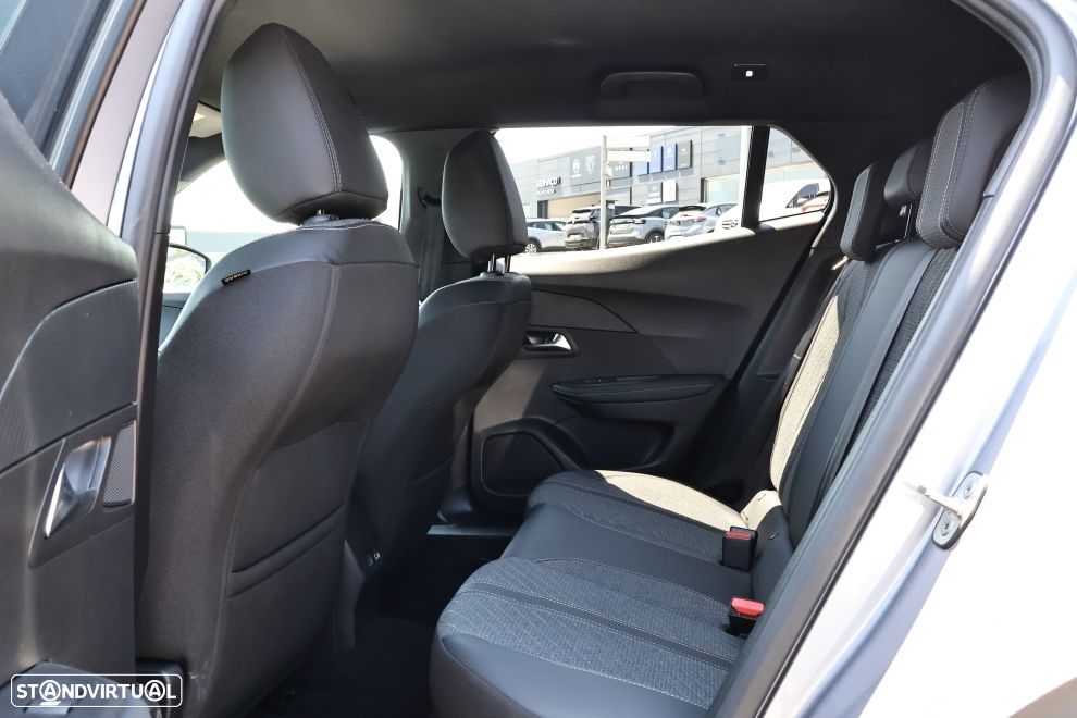 Peugeot 2008 1.2 Hybrid Allure e-DCS6 - 17