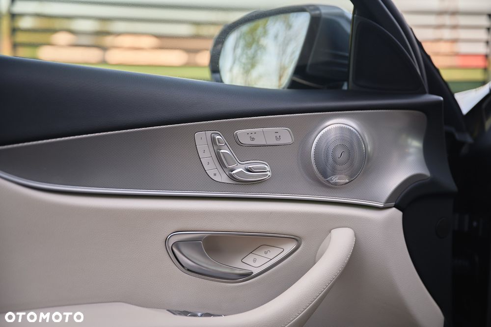 Mercedes-Benz Klasa E 220 d 4-Matic 9G-TRONIC - 20