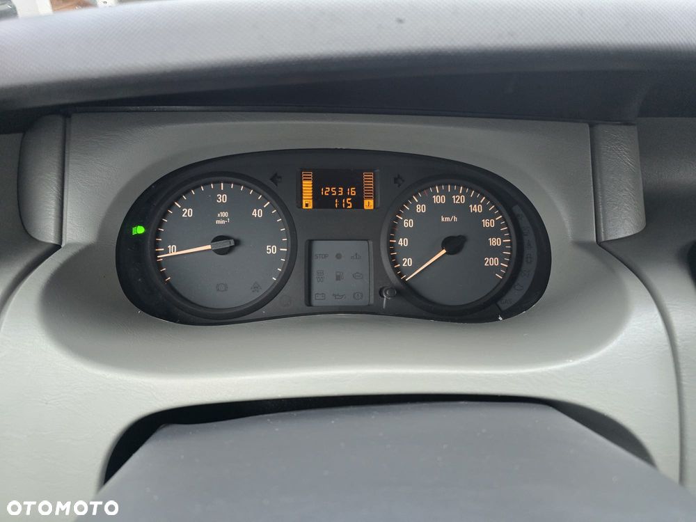 Opel Vivaro - 13