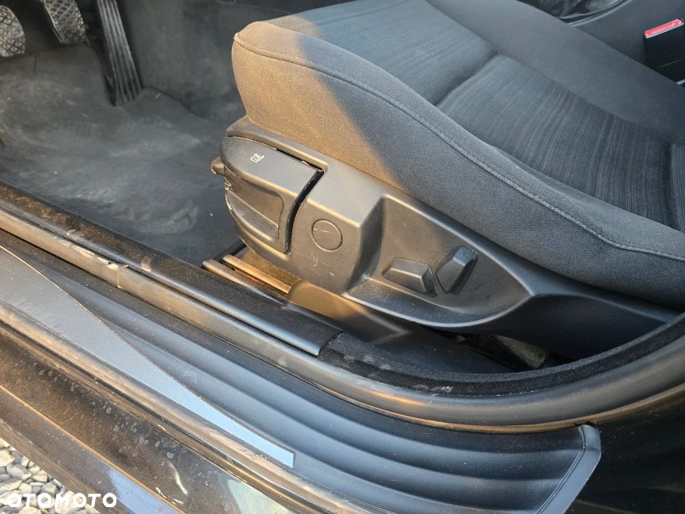 BMW Seria 5 520d Edition Fleet - 32