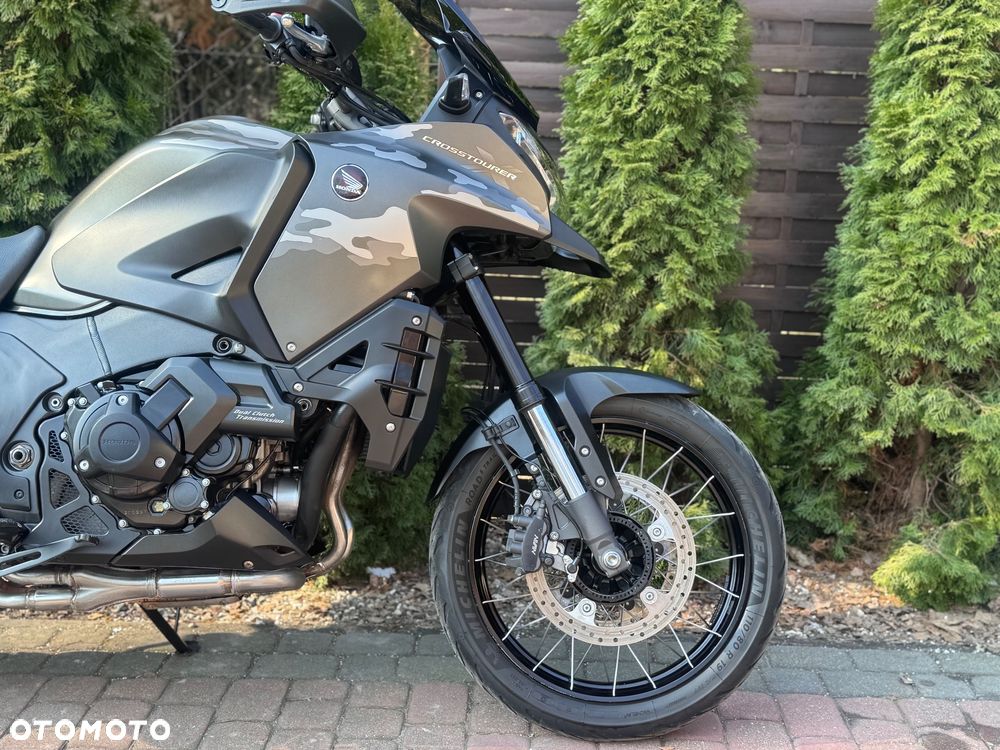 Honda VFR - 13