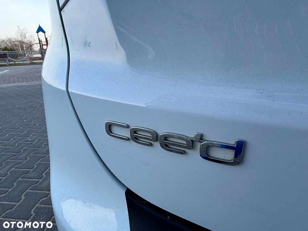 Kia Ceed - 24