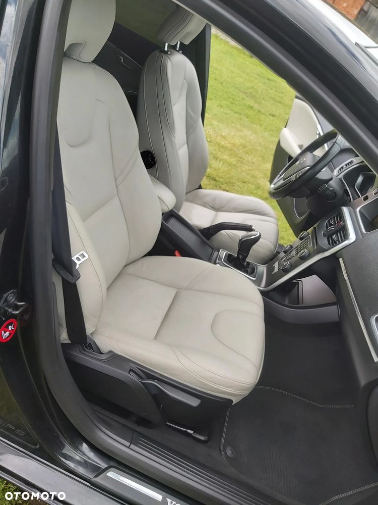 Volvo V40 D2 Summum - 23