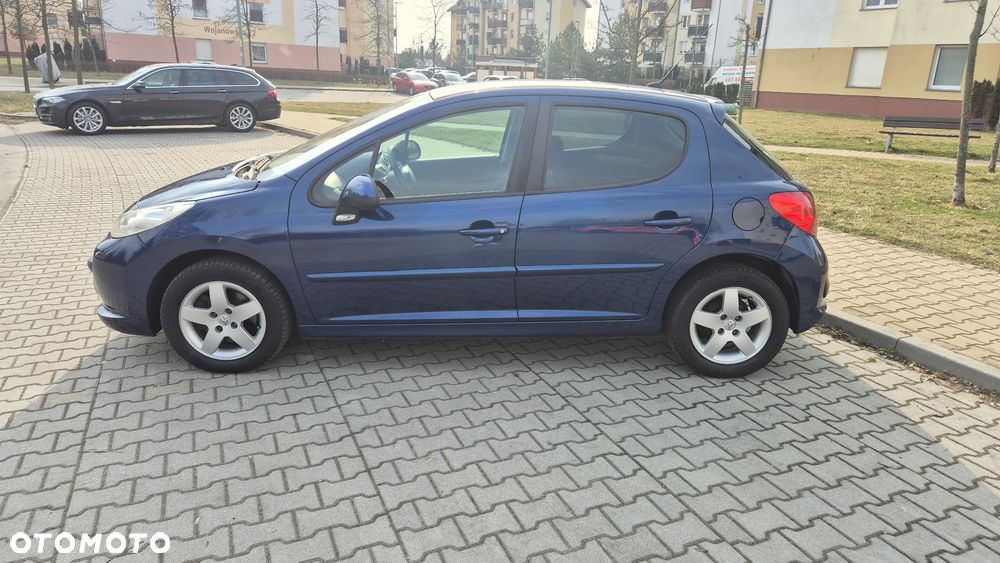 Peugeot 207 - 12