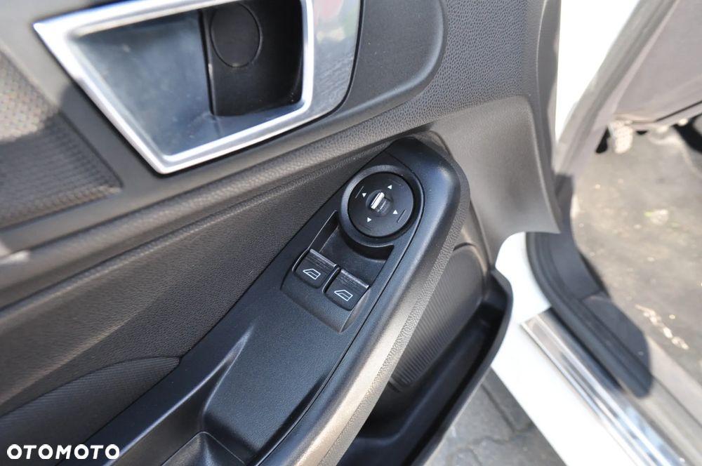 Ford Fiesta 1.0 EcoBoost S&S COOL&CONNECT - 10