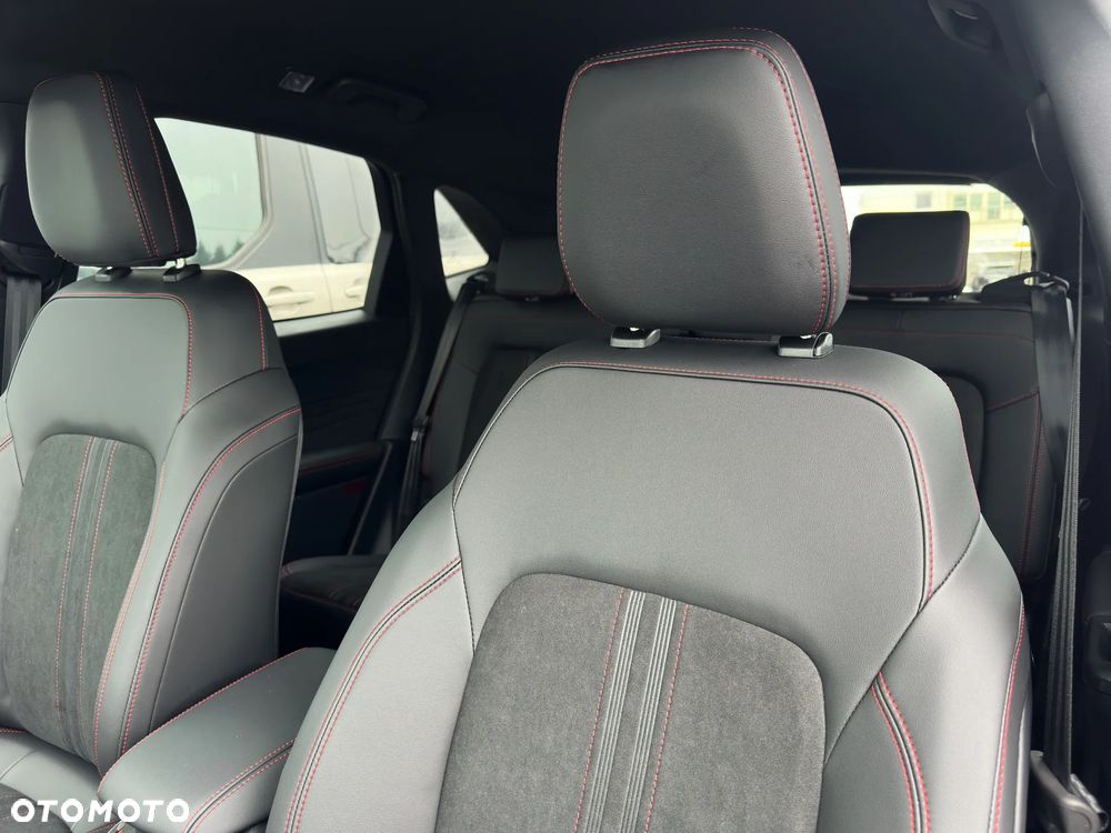 Ford Kuga 1.5 EcoBoost FWD ST-Line X - 18